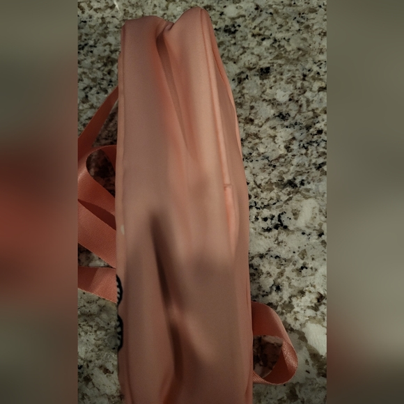 Peanuts Pink Snoopy Crossbody Bag. Adjustable Strap - Picture 5 of 5